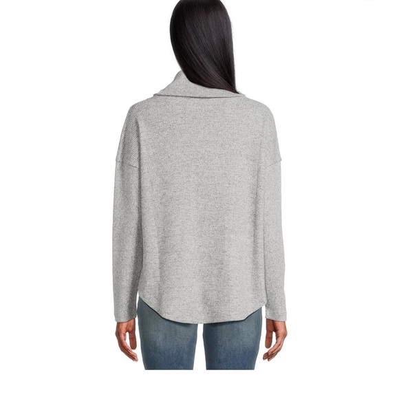 Soft and cozy cowl neck sweater - Picture 4 of 5